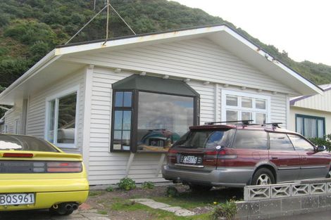 Photo of property in 125 Breaker Bay Road, Breaker Bay, Wellington, 6022