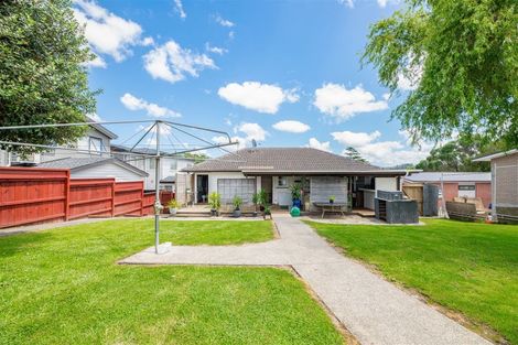 Photo of property in 39 Kingdale Road, Henderson, Auckland, 0610
