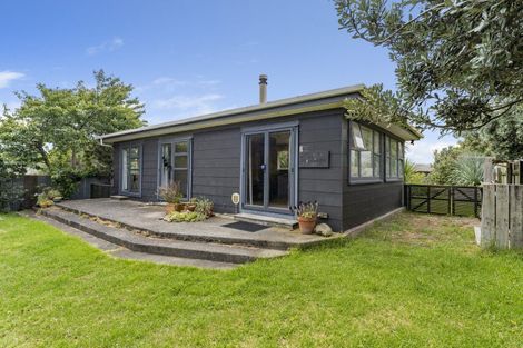 Photo of property in 50 Dixie Street, Te Horo Beach, Otaki, 5581