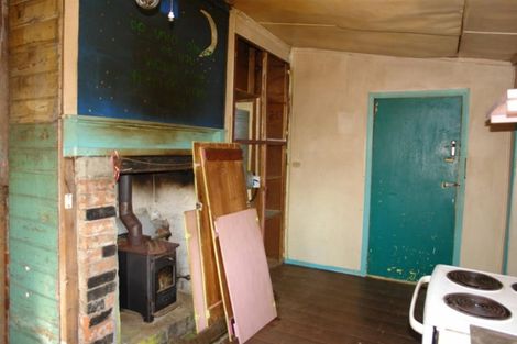 Photo of property in 17 Gloag Street, Waverley, 4510