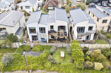 Photo of property in 8 Marina View, Paremata, Porirua, 5026