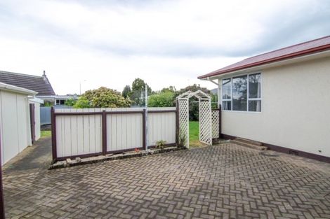 Photo of property in 33 Kent Crescent, Awapuni, Palmerston North, 4412