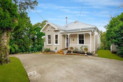 Photo of property in 709 Scenic Drive, Henderson Valley, Auckland, 0612