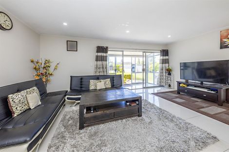 Photo of property in 4/17a Rose Road, Papatoetoe, Auckland, 2025