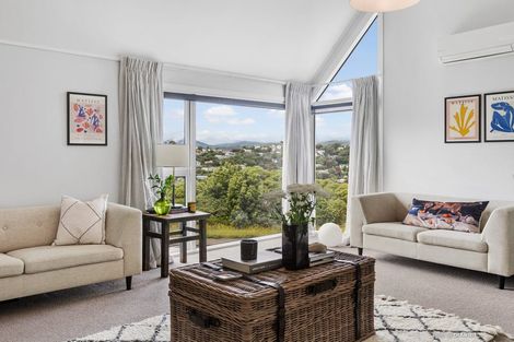 Photo of property in 105 Akaroa Drive, Maupuia, Wellington, 6022