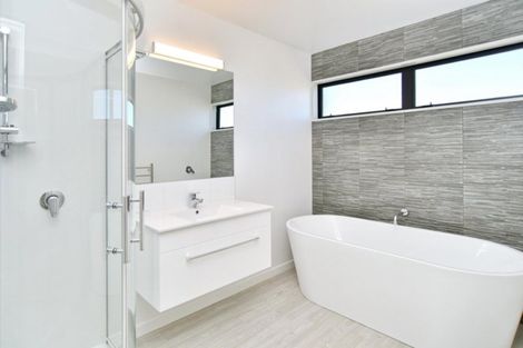 Photo of property in 123 Rannoch Drive, Broomfield, Christchurch, 8042