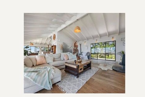 Photo of property in 21 Spicer Road, Cable Bay, 0420