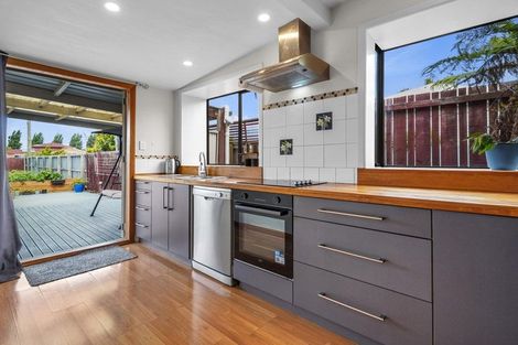 Photo of property in 18 Tilford Street, Woolston, Christchurch, 8062