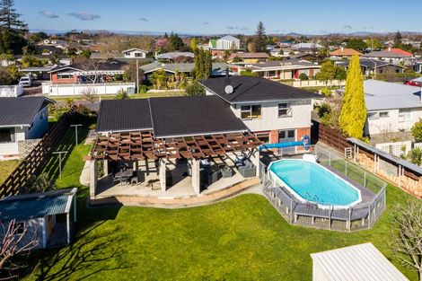 Photo of property in 9 Upham Crescent, Taradale, Napier, 4112