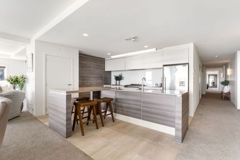 Photo of property in 2/154 Marine Parade, Mount Maunganui, 3116