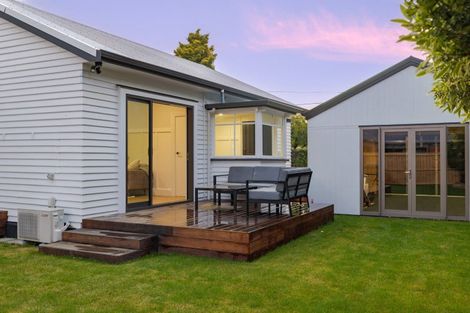 Photo of property in 13 Kowhai Terrace, Saint Martins, Christchurch, 8022