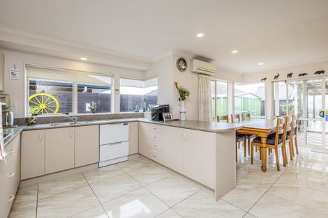 Photo of property in 81 Waimahia Avenue, Weymouth, Auckland, 2103