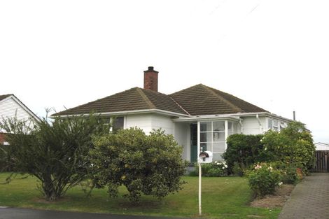 Photo of property in 6 Ealing Street, Northcote, Christchurch, 8052