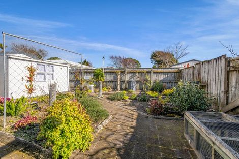 Photo of property in 40 Queens Road, Glen Avon, New Plymouth, 4312