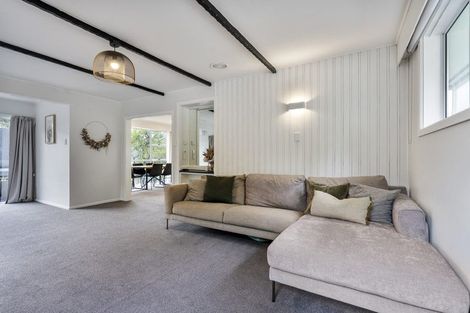 Photo of property in 10 Whitby Place, Westown, New Plymouth, 4310