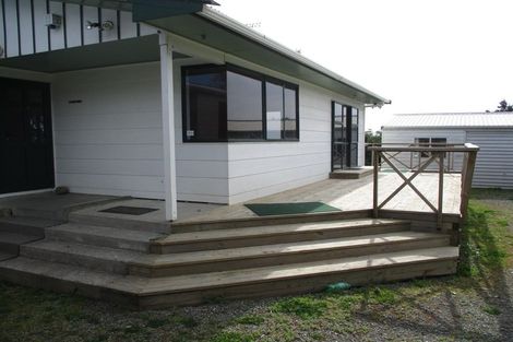Photo of property in 312 Arapaepae Road South, Levin, 5571