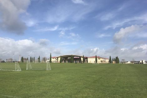 Photo of property in 1 Beardmore Lane, Papakura, 2110