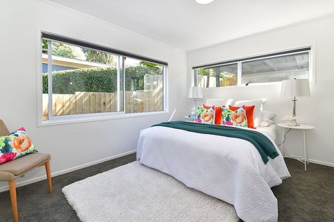 Photo of property in 13 Woodcote Drive, Glenfield, Auckland, 0629