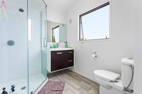 Photo of property in 2/8 Wood Street, Papakura, 2110