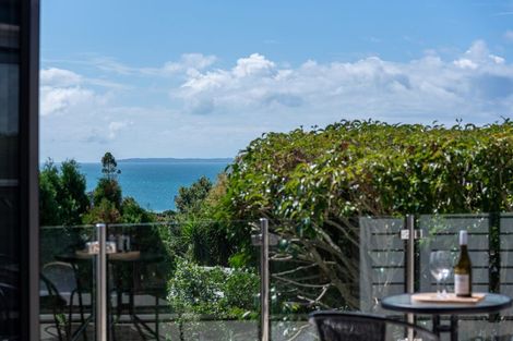 Photo of property in 34 Browns Bay Road, Rothesay Bay, Auckland, 0630