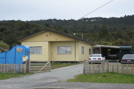 Photo of property in 679 Seven Mile Road, Runanga, 7803