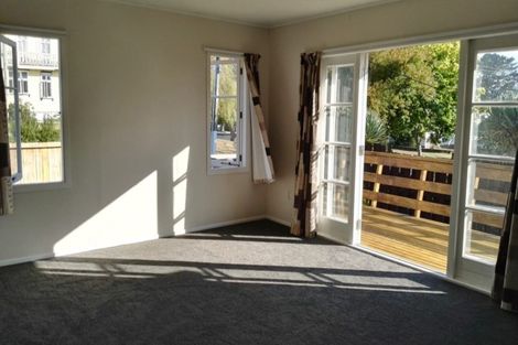 Photo of property in 14 Bedford Street, Te Atatu South, Auckland, 0610