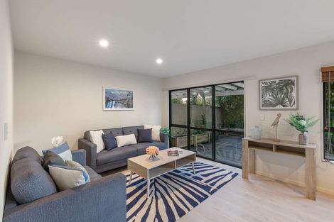 Photo of property in 4/42 Fields Parade, Oteha, Auckland, 0632