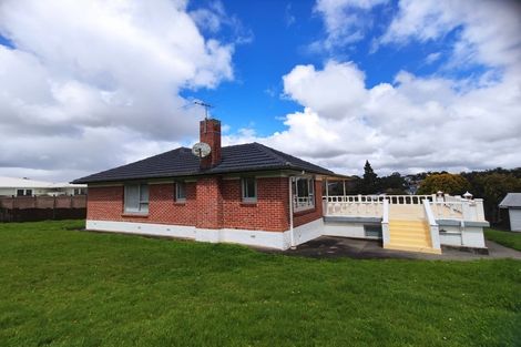 Photo of property in 17 Matipo Road, Te Atatu Peninsula, Auckland, 0610