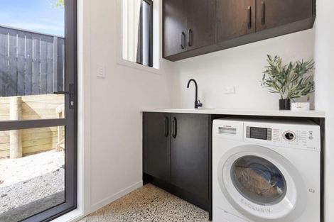 Photo of property in 70b Colwill Road, Massey, Auckland, 0614