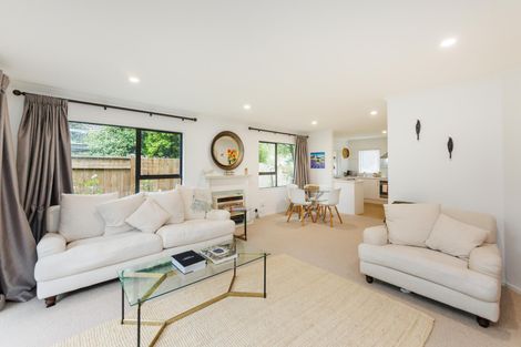 Photo of property in 3 Winston Avenue, Hokowhitu, Palmerston North, 4410