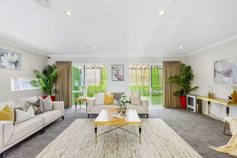 Photo of property in 8 Andy Crescent, Flat Bush, Auckland, 2016