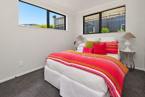 Photo of property in 33 Saralee Drive, Manurewa, Auckland, 2105