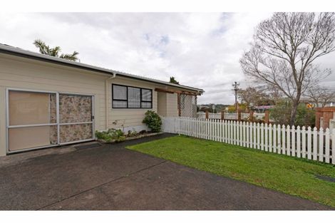 Photo of property in 2/1 Silverstone Place, Henderson, Auckland, 0612