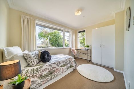 Photo of property in 10 Vista Crescent, Maoribank, Upper Hutt, 5018