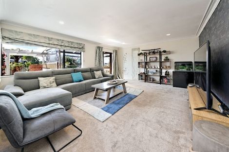 Photo of property in 1/7 Spring Grove, Henderson, Auckland, 0612