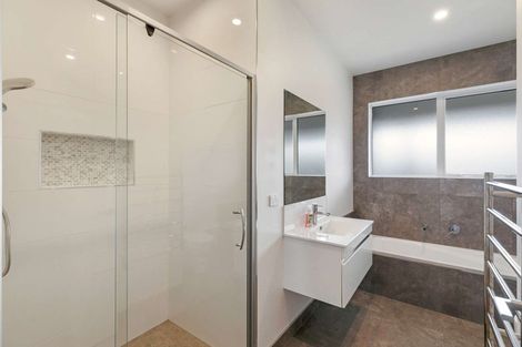 Photo of property in 5 Whangapouri Road, Karaka, Drury, 2578