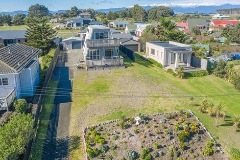 Photo of property in 74 Kahukura Avenue, Waitarere Beach, Levin, 5510