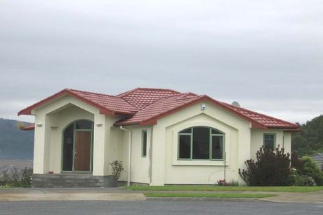 Photo of property in 19 Betty Watt Grove, Riverstone Terraces, Upper Hutt, 5018