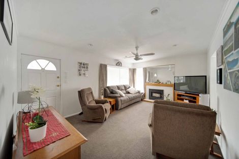 Photo of property in 57 Cargill Street, Papakura, 2110