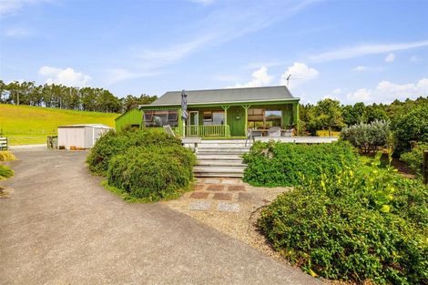 Photo of property in 321 Muriwai Valley Road, Muriwai, Waimauku, 0881