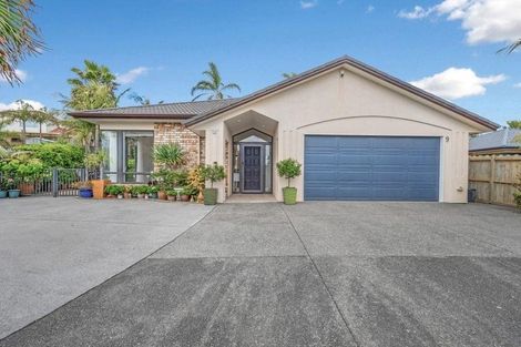 Photo of property in 9 Canonbie Place, East Tamaki Heights, Auckland, 2016