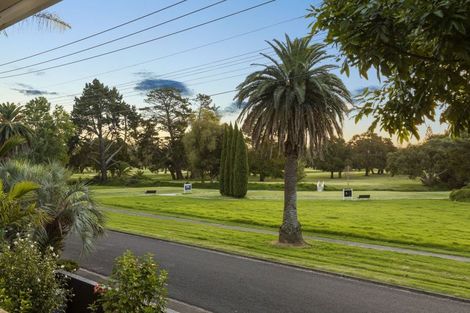 Photo of property in 1/62 Wairoa Road, Narrow Neck, Auckland, 0624