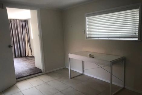 Photo of property in 17 Trafalgar Road, Milford, Auckland, 0620