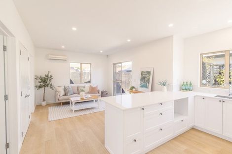 Photo of property in 4/15 Derrett Place, Saint Martins, Christchurch, 8022