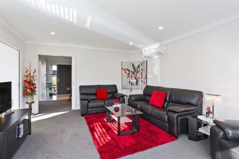 Photo of property in 16 Watkins Drive, Rangiora, 7400