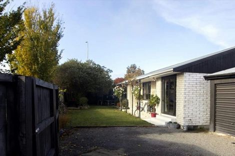 Photo of property in 1a Elm Drive, Rangiora, 7400