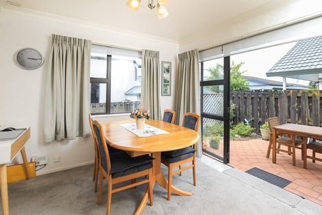 Photo of property in 2/100 Beerescourt Road, Beerescourt, Hamilton, 3200