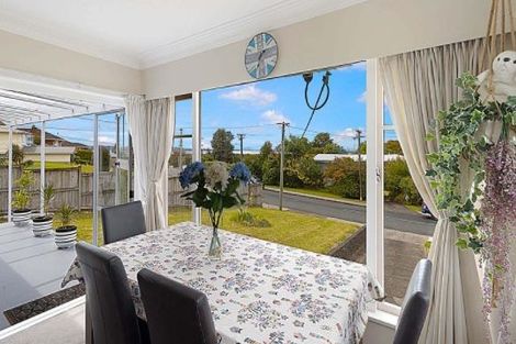 Photo of property in 42 Tiroroa Avenue, Te Atatu South, Auckland, 0610