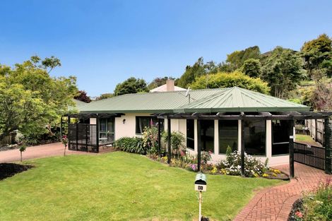Photo of property in 21 Capricorn Place, Kawaha Point, Rotorua, 3010