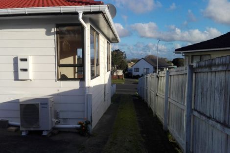 Photo of property in 96 Hyperion Drive, Randwick Park, Auckland, 2105